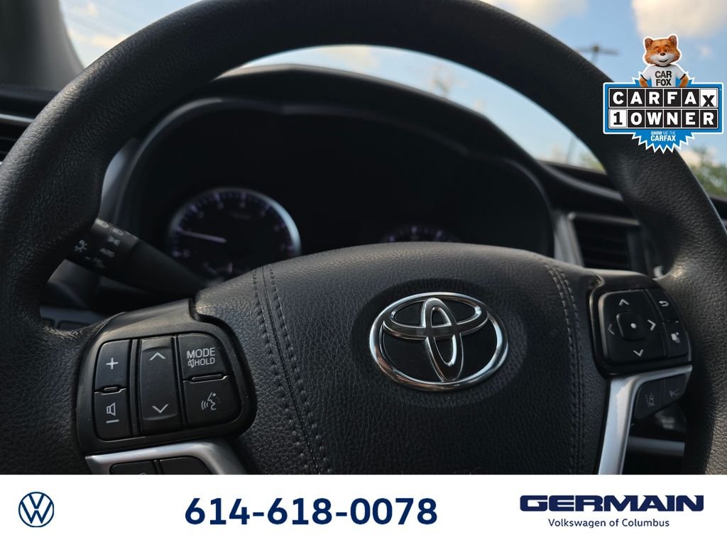 Used 2019 Shoreline Mist Toyota LE image 25