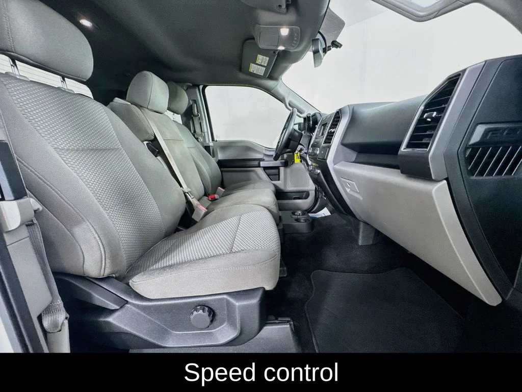 Used 2018 Oxford White Ford XLT image 31