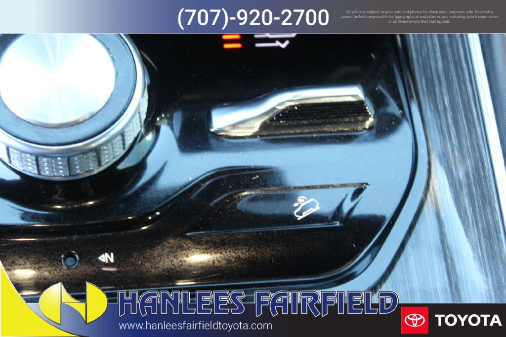 Used 2022 White Jeep Series III image 24