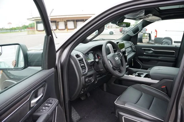 New 2026 Granite Crystal Metallic Clear-Coat Exterior Paint RAM Laramie image 11