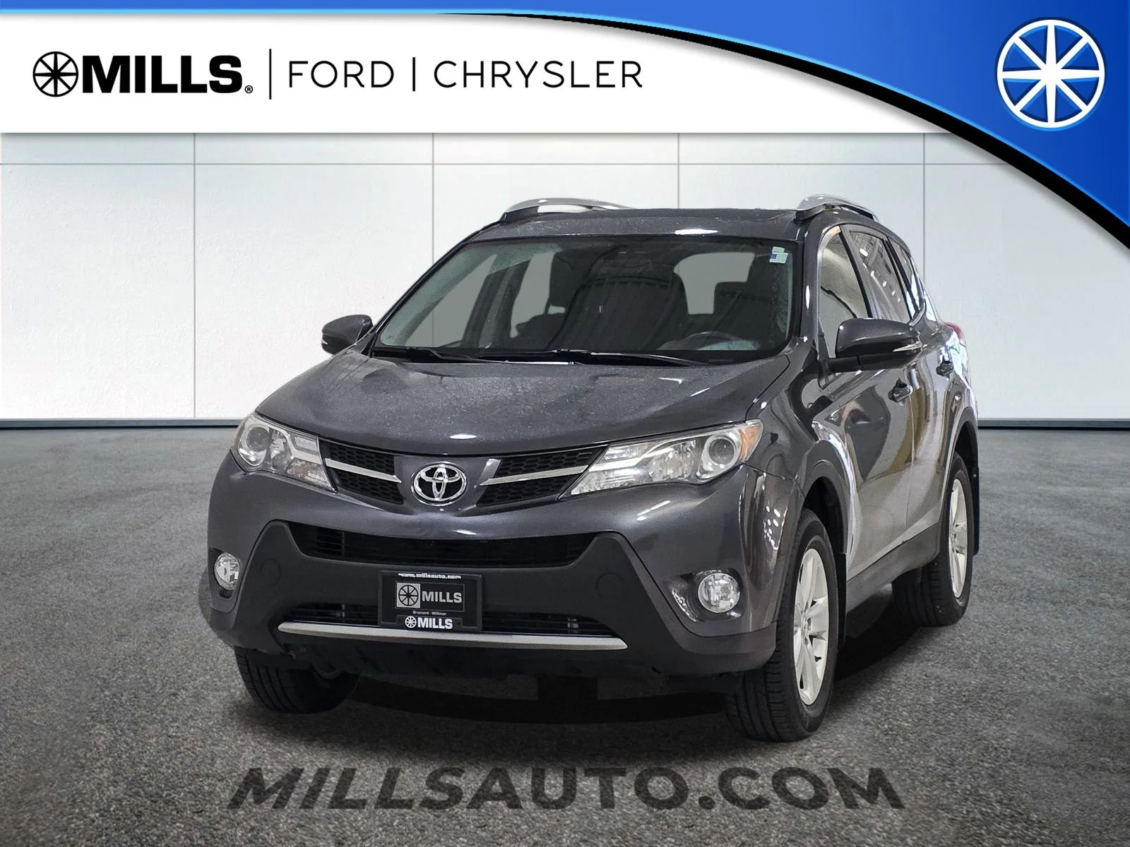 Used 2014 Gray Toyota XLE image 1