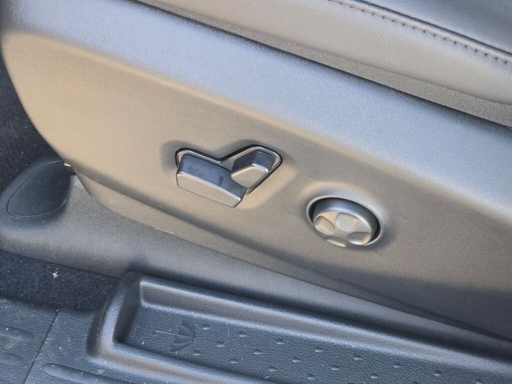 2026 Chrysler Pacifica Select - Photo 19