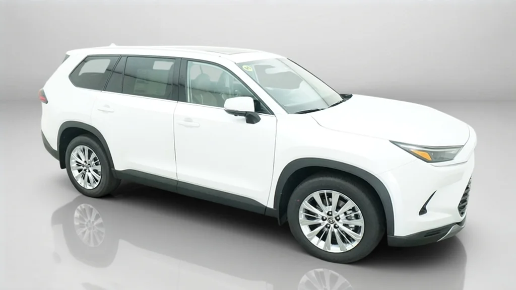 New 2026 Wind Chill Pearl Toyota Platinum image 6