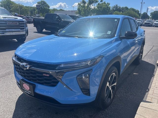 Used 2024 Fountain Blue Chevrolet 1RS image 4