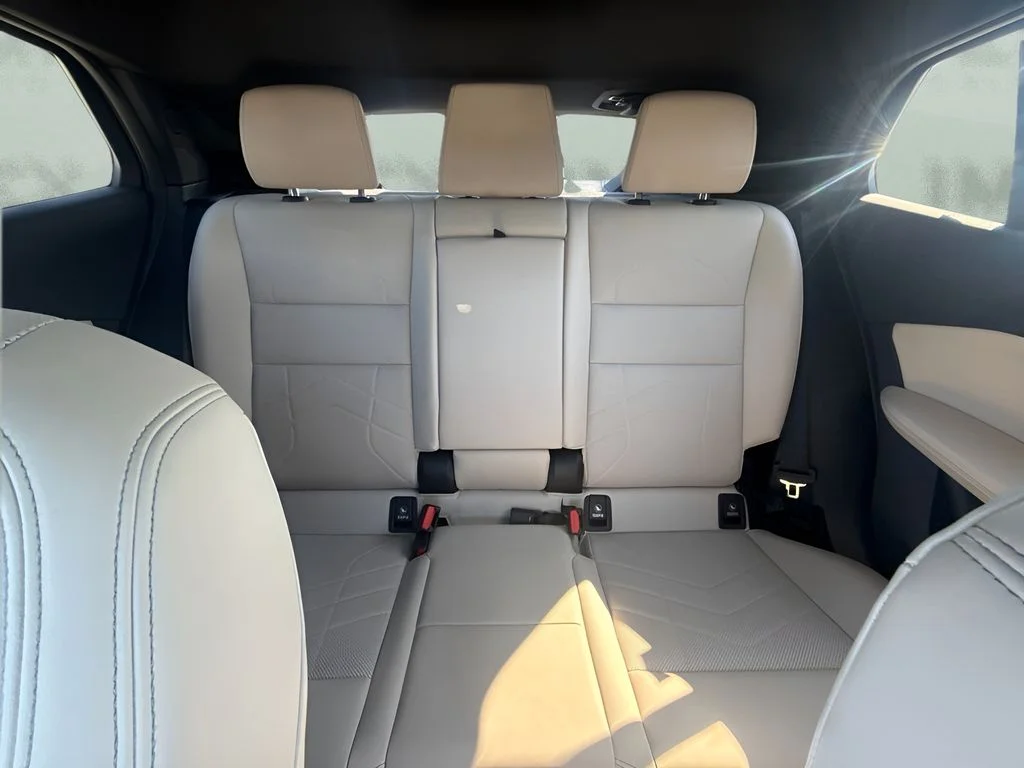 Used 2025 Gray BMW xDrive28i image 11
