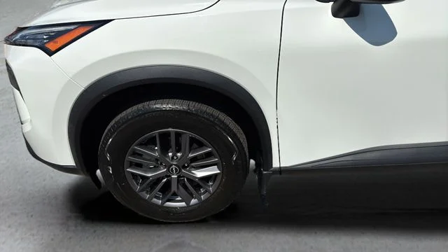 Used 2025 White Nissan S image 34
