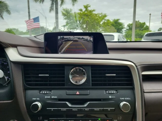 Used 2019 White Lexus 350 image 25
