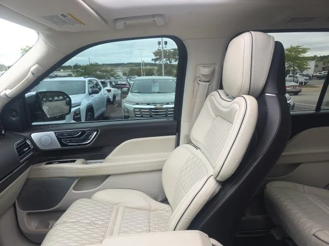 Used 2021 White Lincoln Black Label image 33
