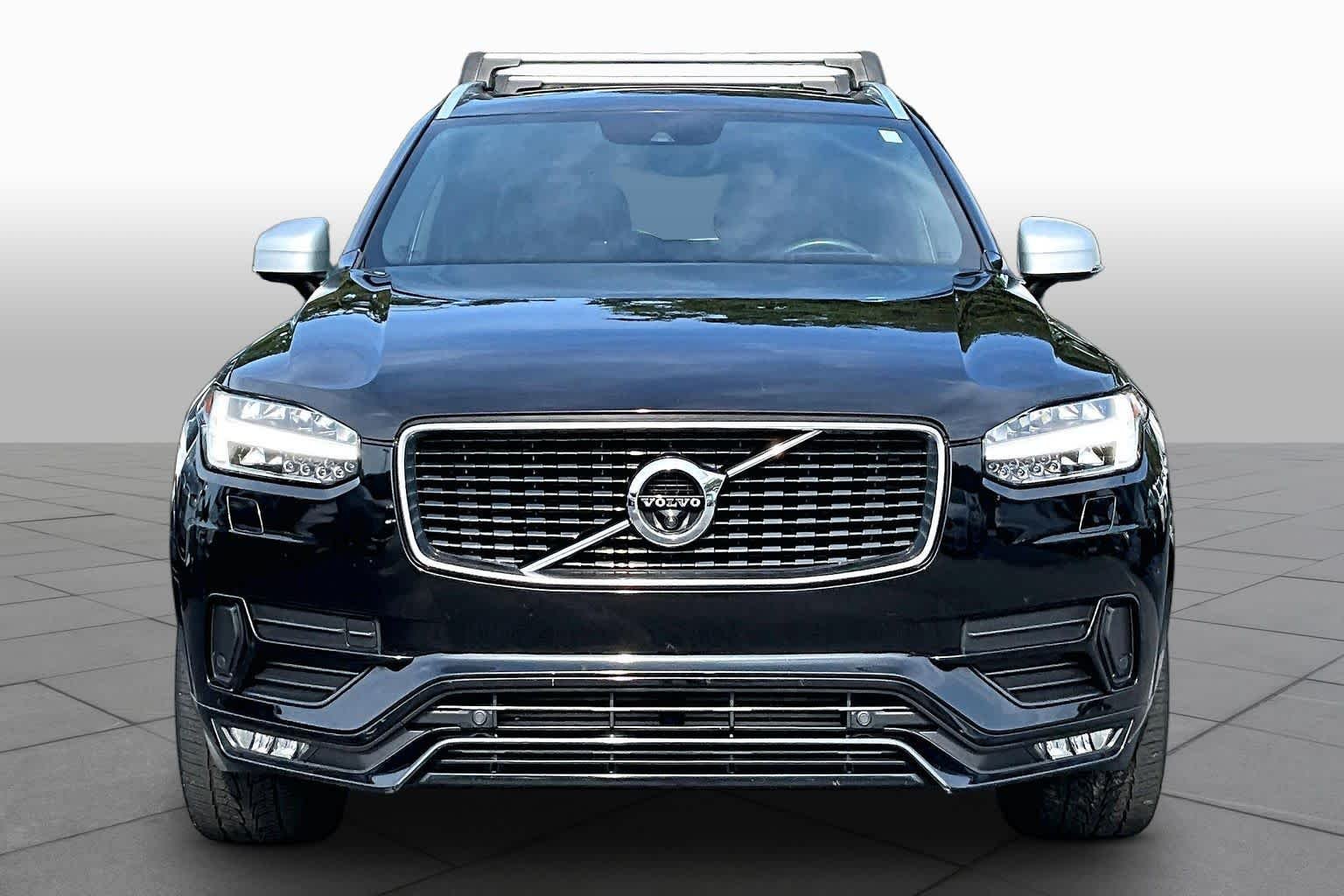 Used 2019 Onyx Black Metallic Volvo R-Design image 4