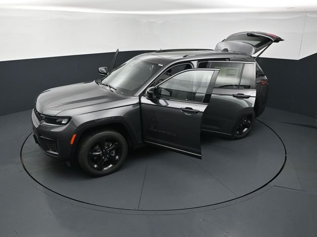 New 2026 Baltic Gray Metallic Clear-Coat Exterior Paint Jeep Limited image 26