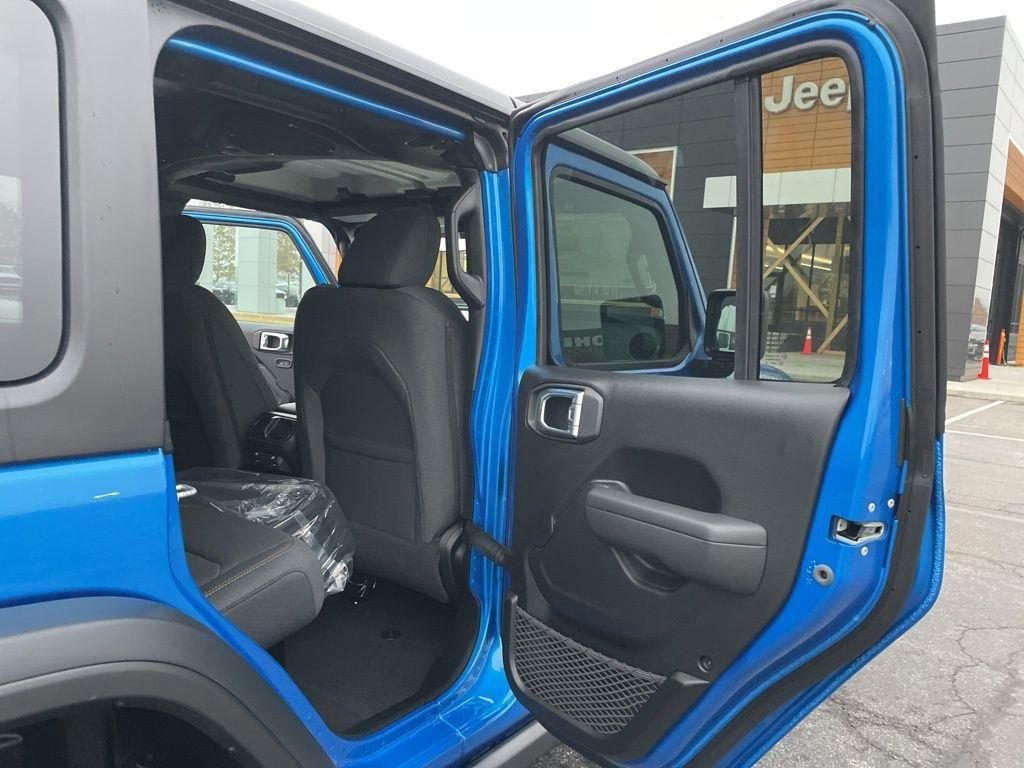 2026 Jeep Wrangler 4-Door Willys - Photo 34