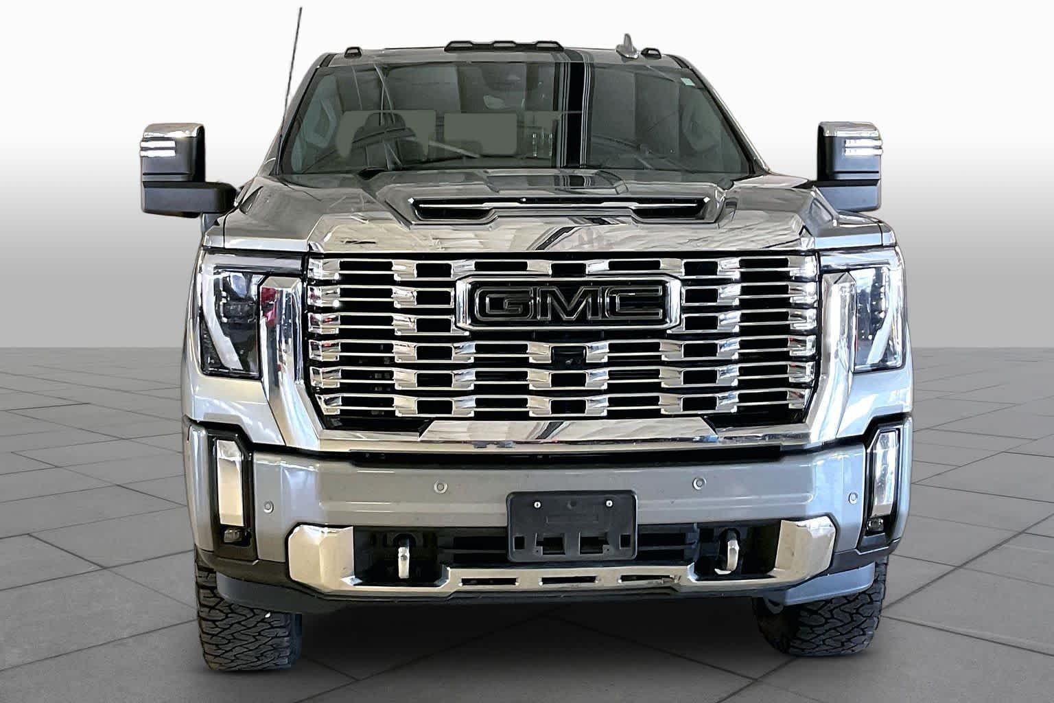 Used 2024 Sterling Metallic GMC Denali image 3