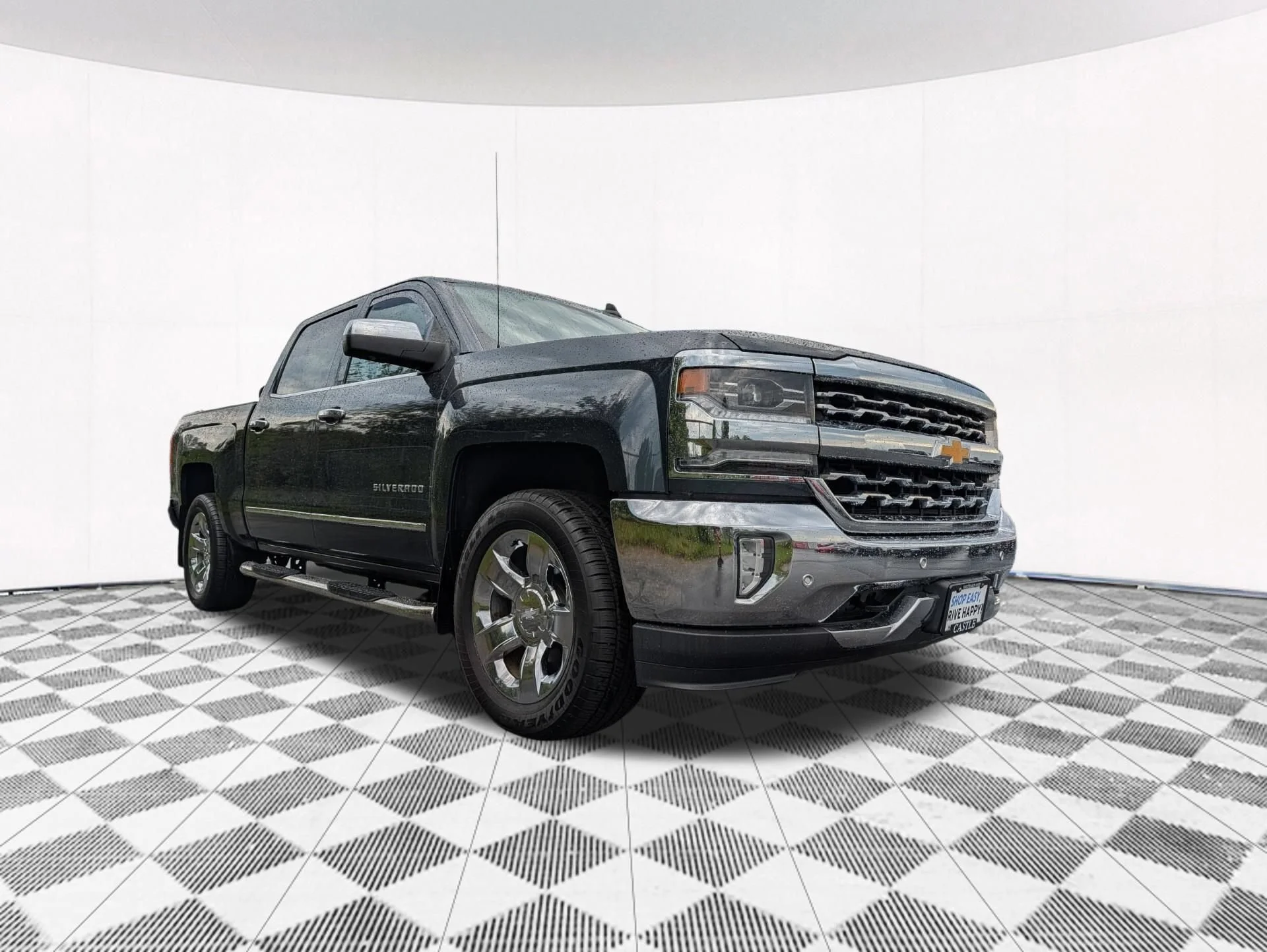Used 2017 GRAPHITE METALLIC Chevrolet LTZ image 20