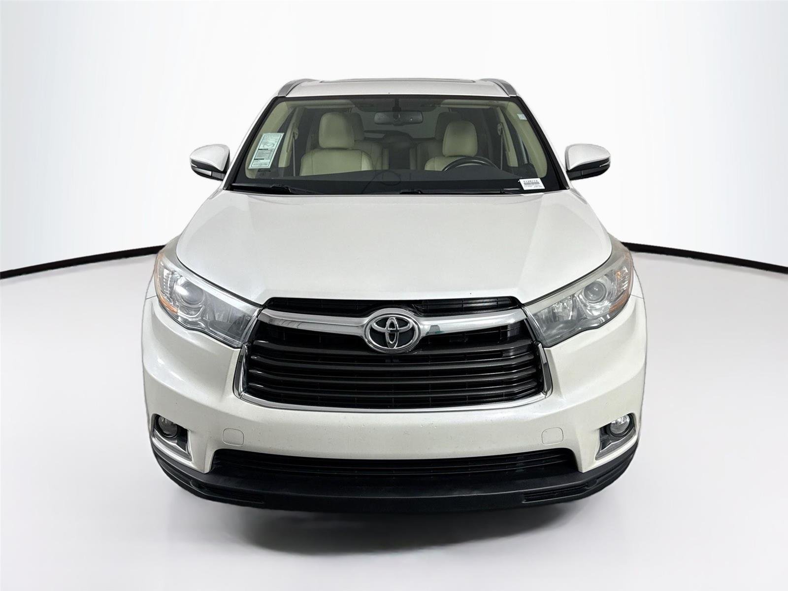 Used 2016 Blizzard Pearl Toyota Limited image 9