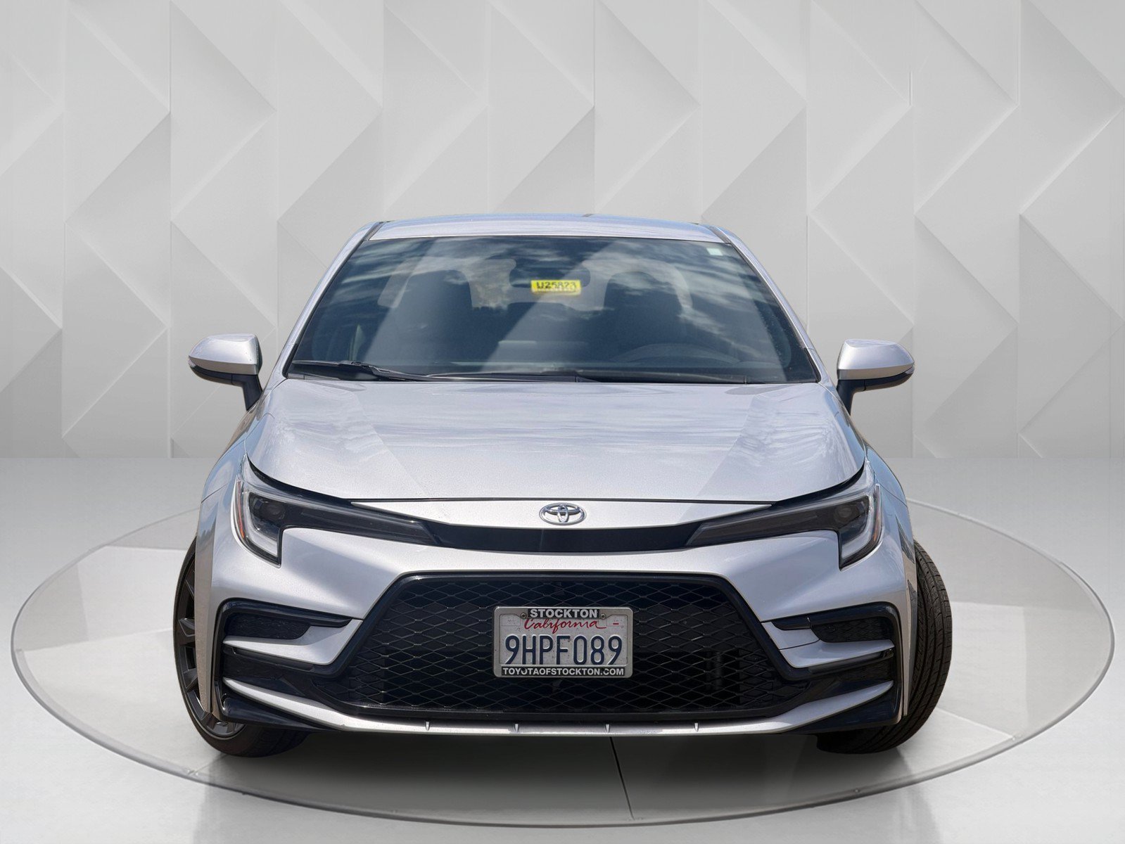 Certified Used 2023 Classic Silver Metallic Toyota SE image 5