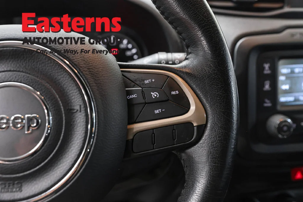 Used 2016 Green Jeep Latitude image 16