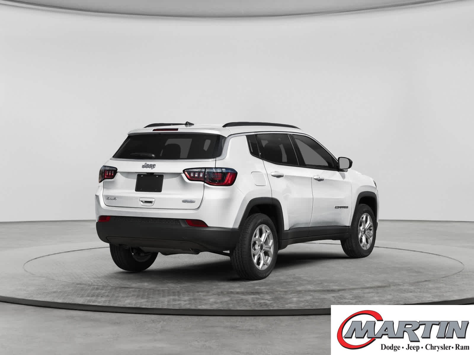 Used 2025 Bright White Clearcoat Jeep Latitude image 4