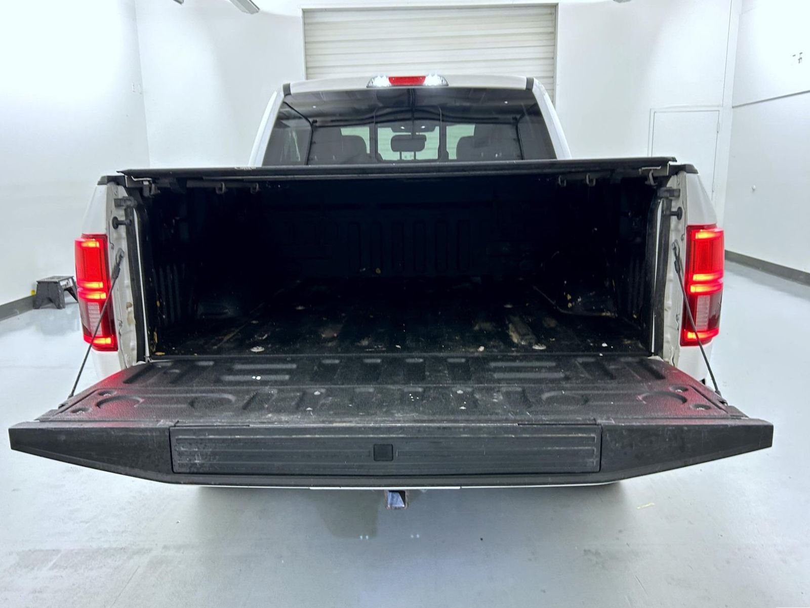 Used 2019 White Ford Lariat image 22