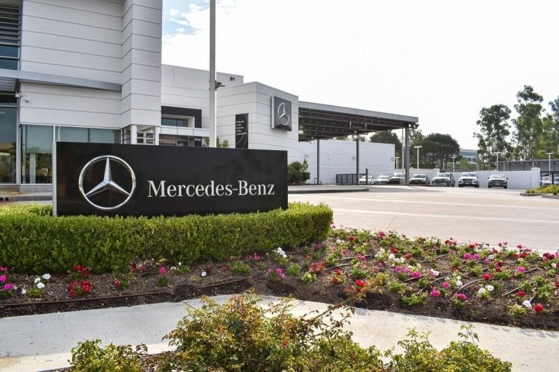 Certified Used 2024 Blue Mercedes-Benz GLC 300 image 43