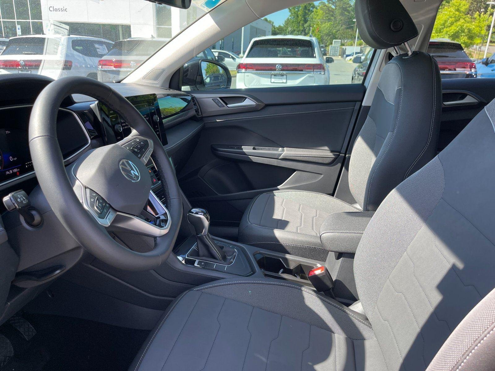 New 2026 Monument Gray w/Deep Black Roof Volkswagen SE Black image 15