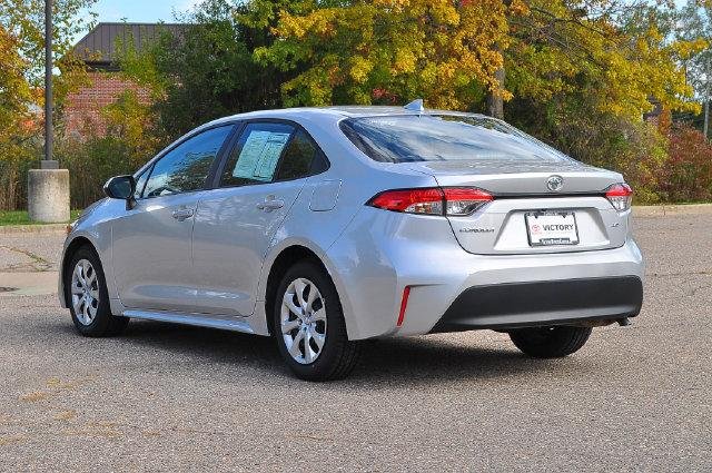 Certified Used 2025 CLASSIC SILVER METALLIC Toyota  image 5