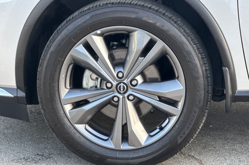 Used 2023 Silver Nissan Platinum image 28