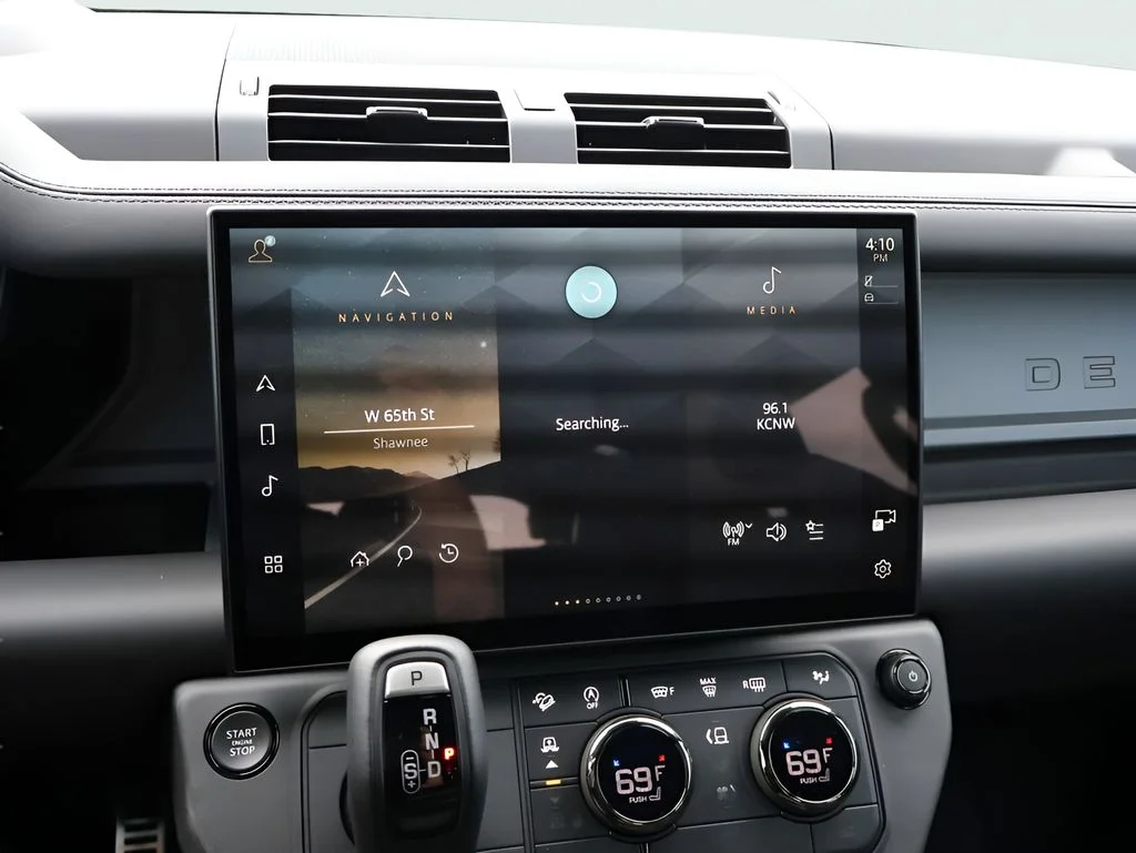 2026 Land Rover Defender OCTA - Photo 27