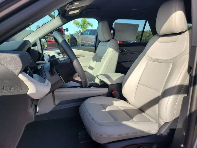 New 2027 Gray Metallic Ford Active image 21