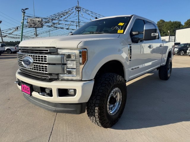Used 2019 White Ford Platinum image 1