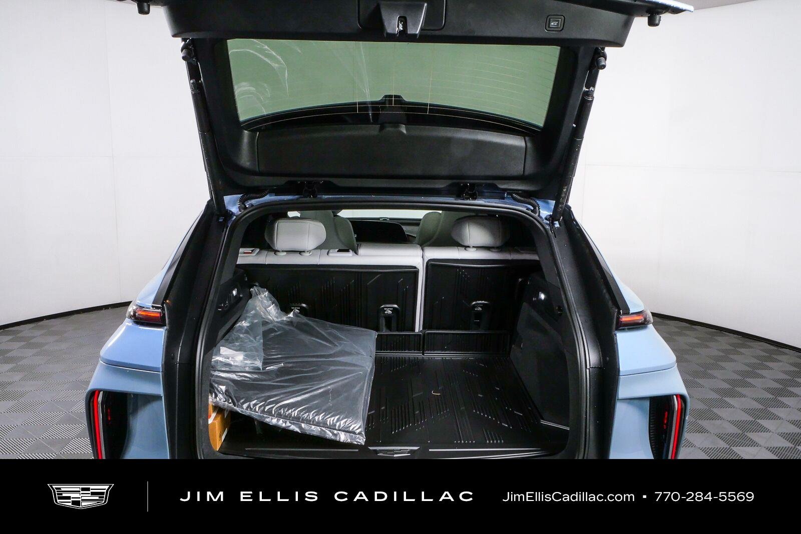 New 2027 Blue Graphite Tricoat Cadillac Premium Luxury image 32