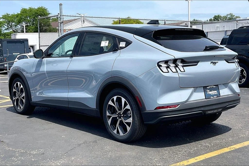 New 2026 Glacier Gray Metallic Tri-coat Ford Select image 10