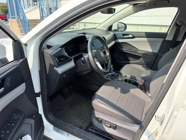 Used 2024 White Volkswagen 1.5T SE image 5