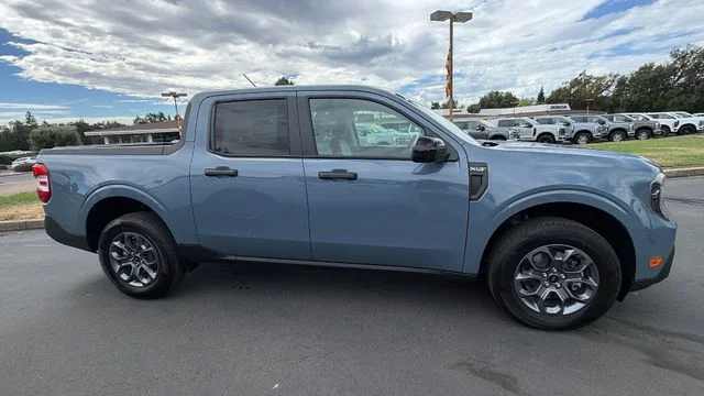 New 2026 Azure Gray Metallic Tri-Coat Ford XLT image 3