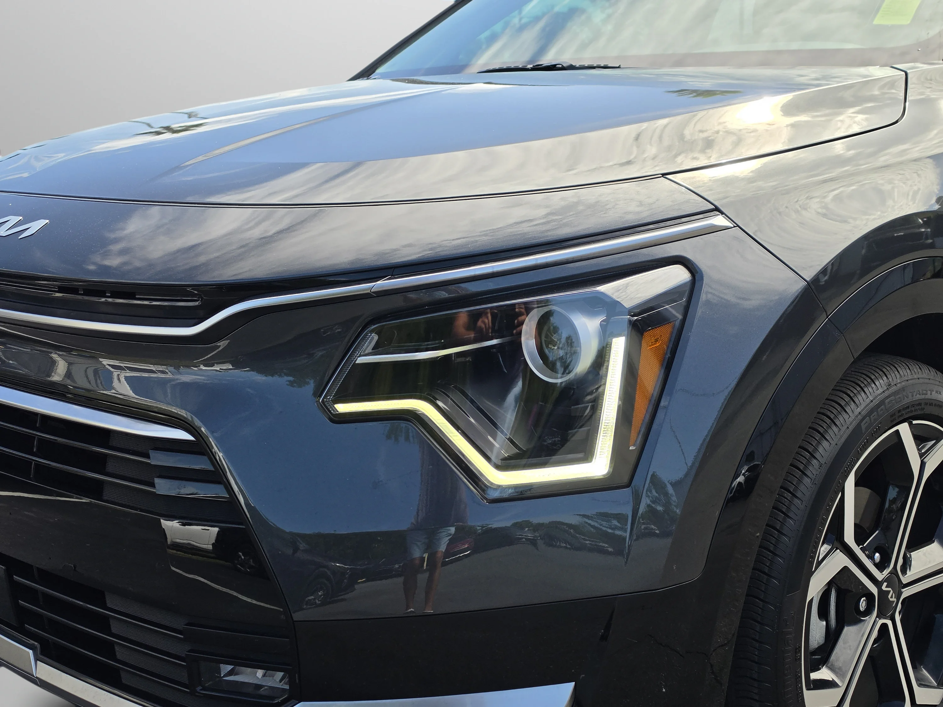 Used 2023 Graphite Gray Kia EX Touring image 13