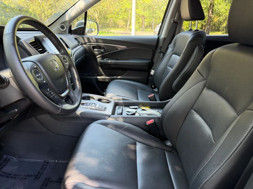Used 2023 Lunar Silver Metallic Honda AWD RTL-E image 17