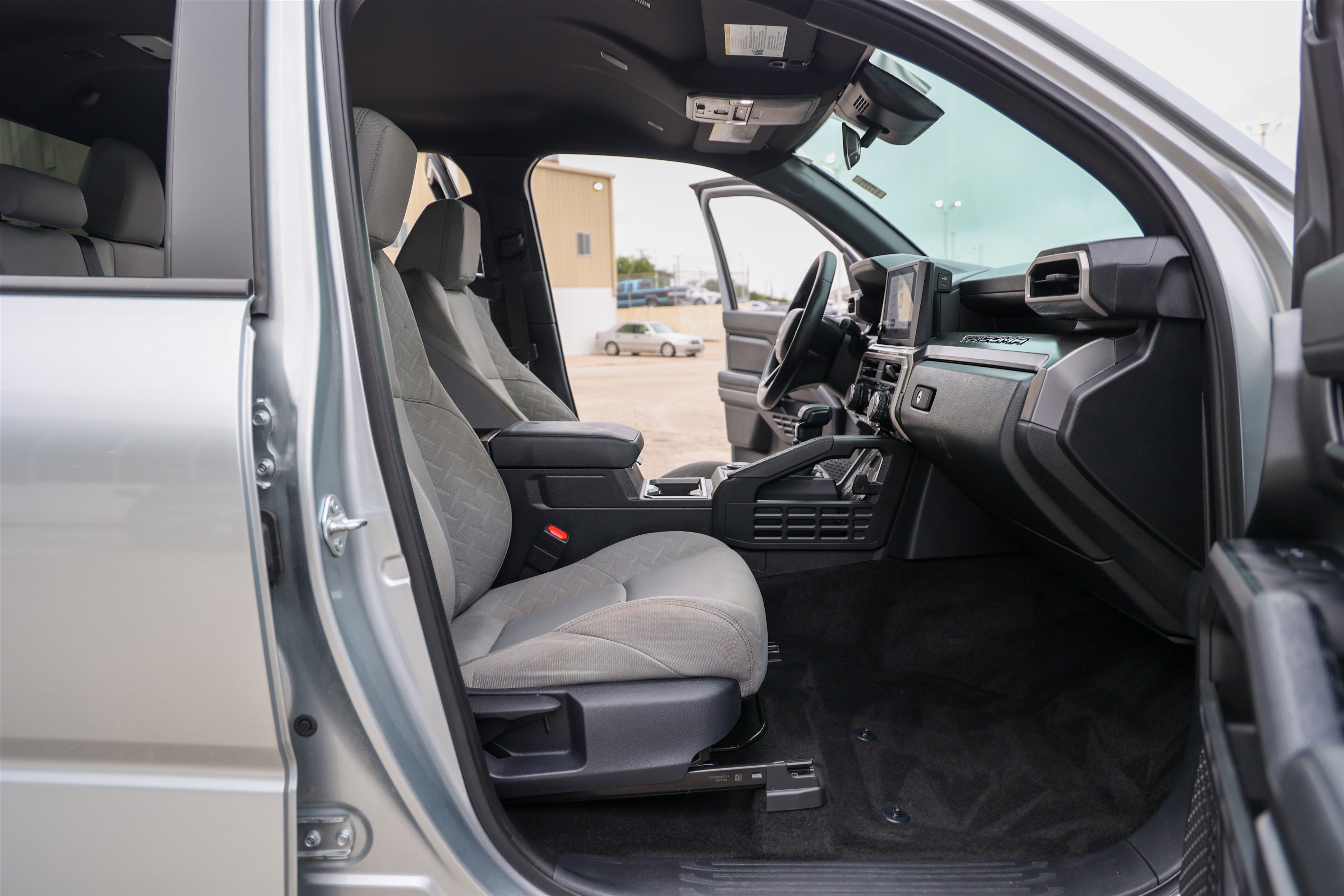Used 2025 Silver Toyota SR5 image 41