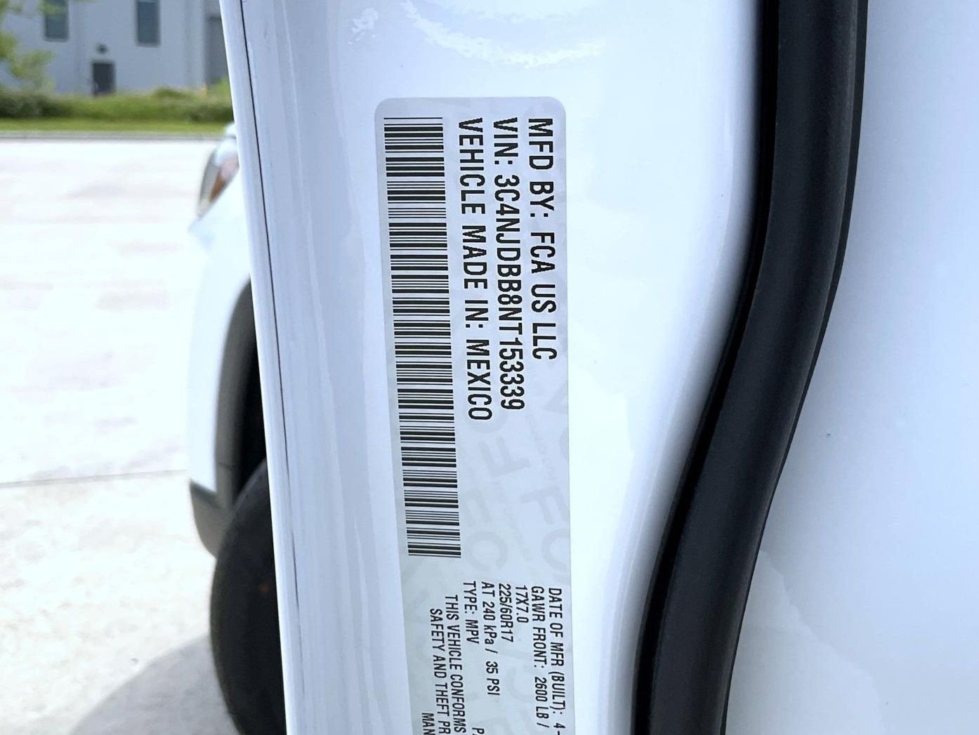 Used 2022 White Jeep Latitude image 26