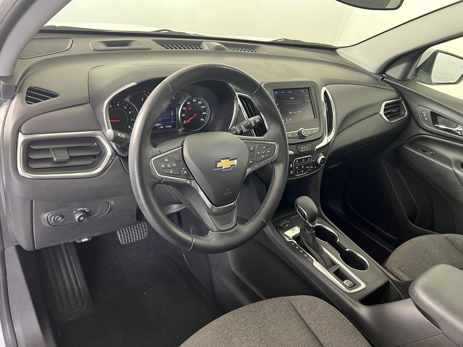 Used 2024 Summit White Chevrolet LT image 4