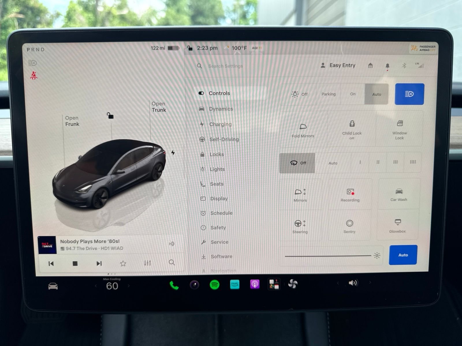 Used 2023  Tesla Base image 28