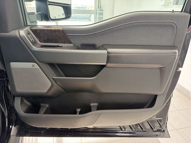 Used 2021 Antimatter Blue Metallic Ford Lariat image 13