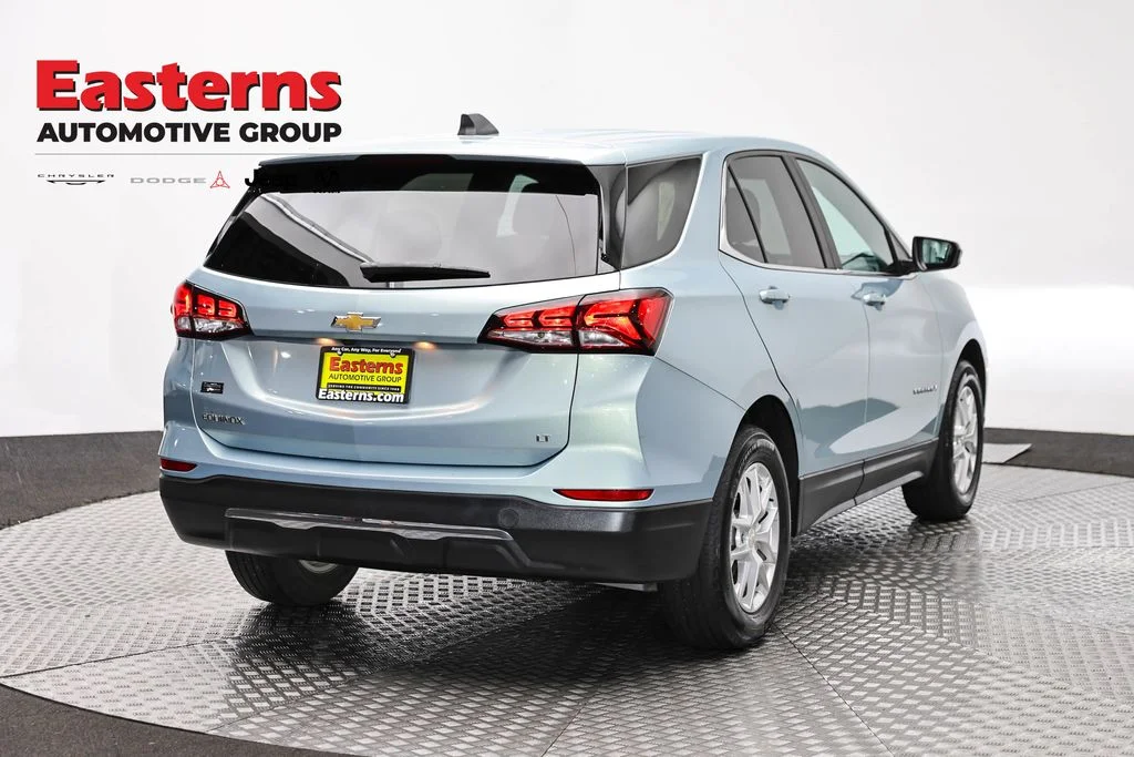 Used 2022 Blue Chevrolet LT image 5