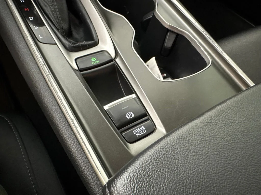 Used 2020  Honda LX image 32