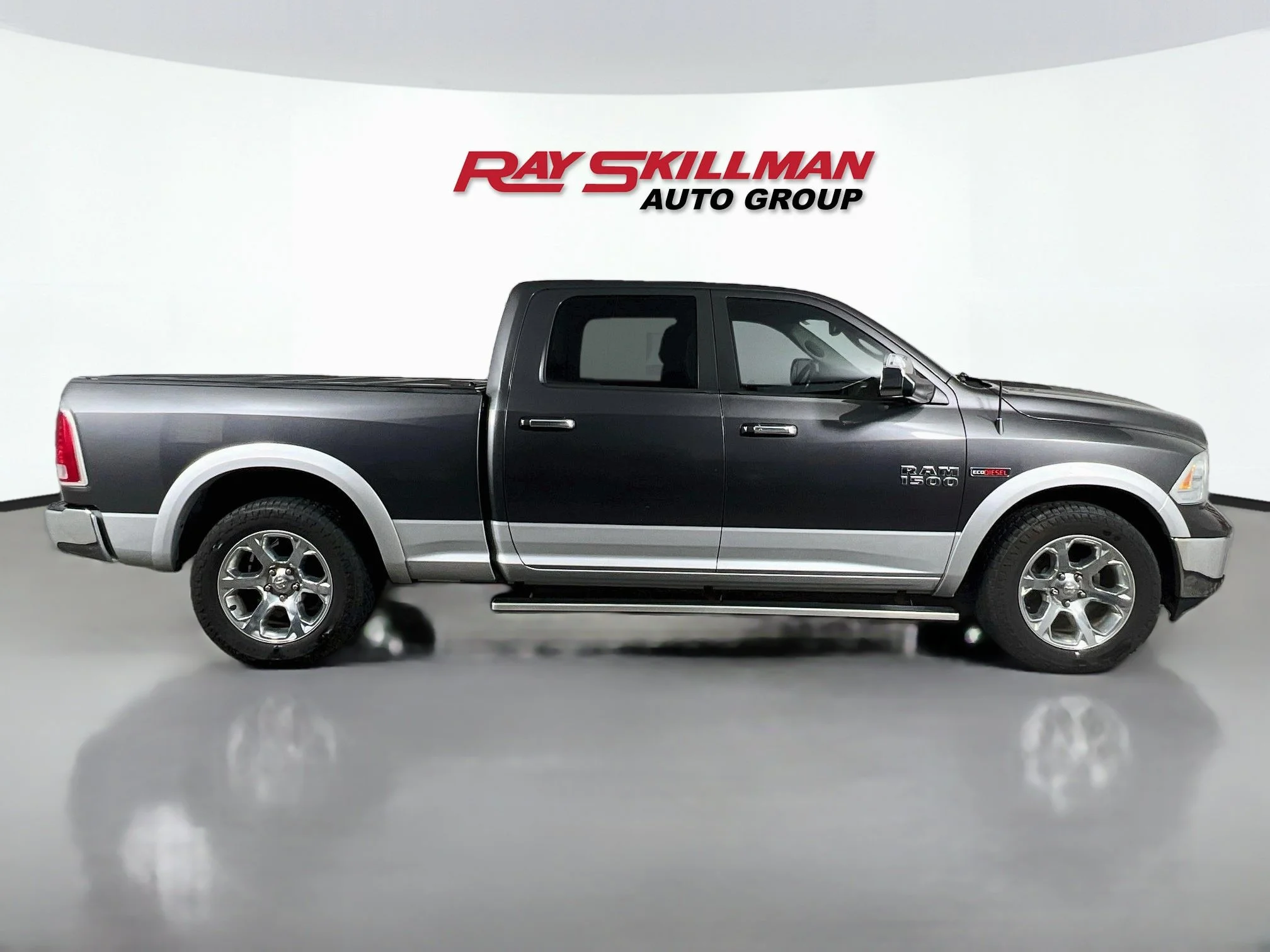 Used 2016 Granite Crystal Metallic Clearcoat Ram LARAMIE image 8