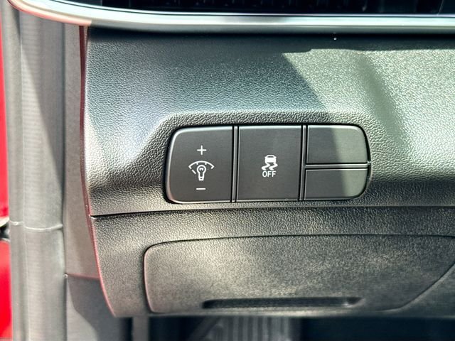 Used 2025 Red Hyundai SEL Convenience image 10
