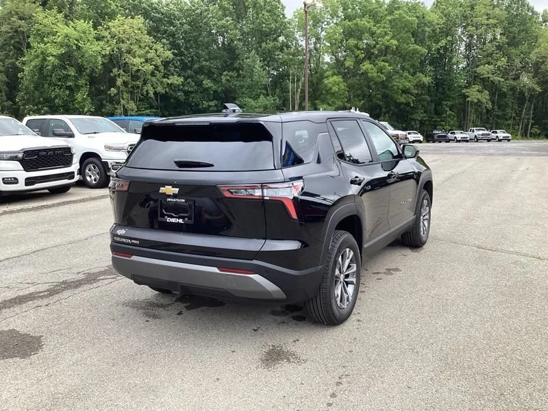 2027 Chevrolet Equinox LT - Photo 7