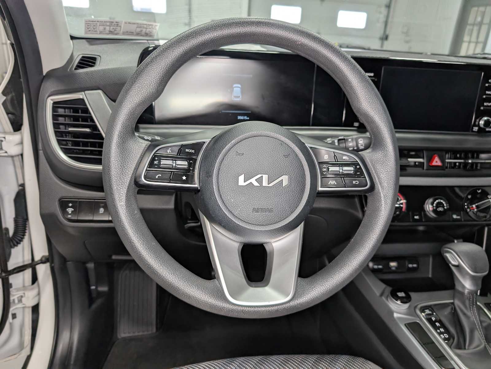Used 2024 Snow White Pearl Kia LX image 34