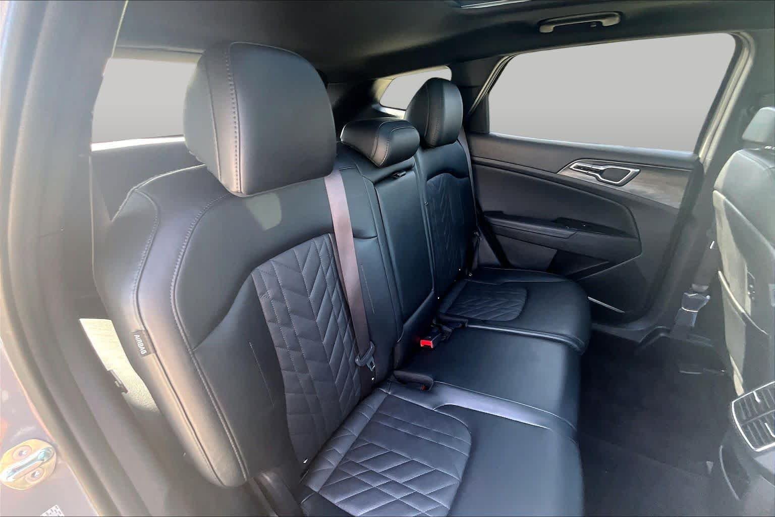 Certified Used 2025 Wolf Gray Kia X-Line image 19