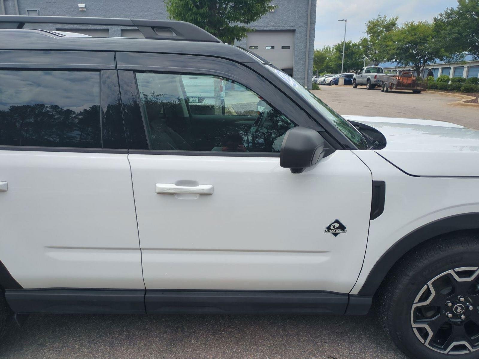 Used 2025 Oxford White Clearcoat Ford Outer Banks image 38
