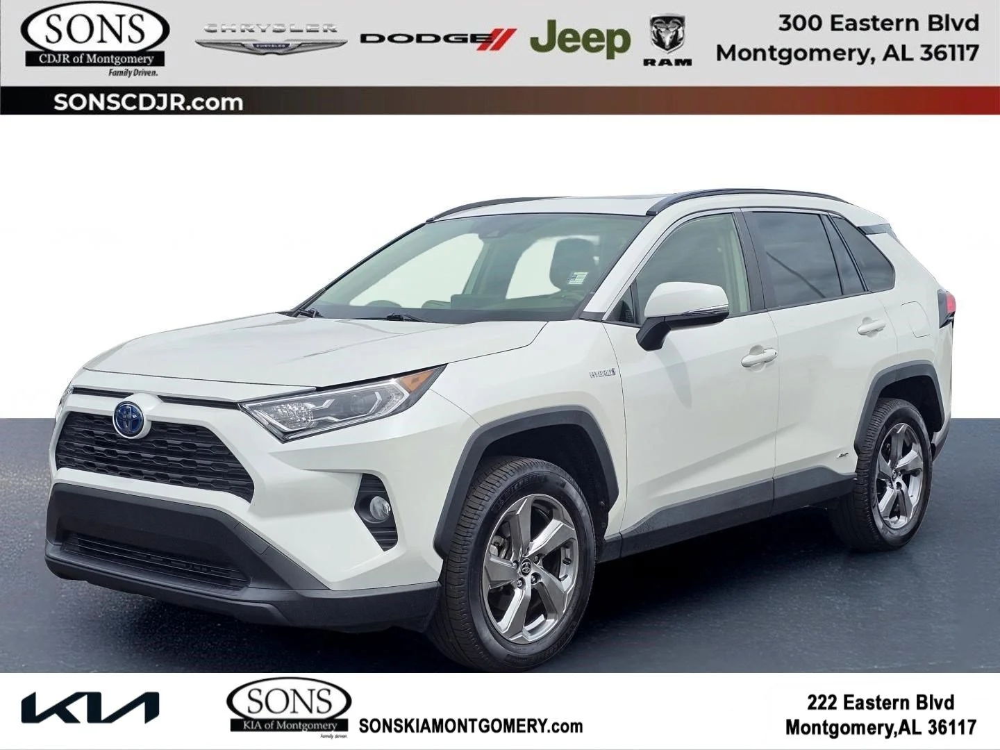 Used 2021  Toyota Hybrid LE image 1