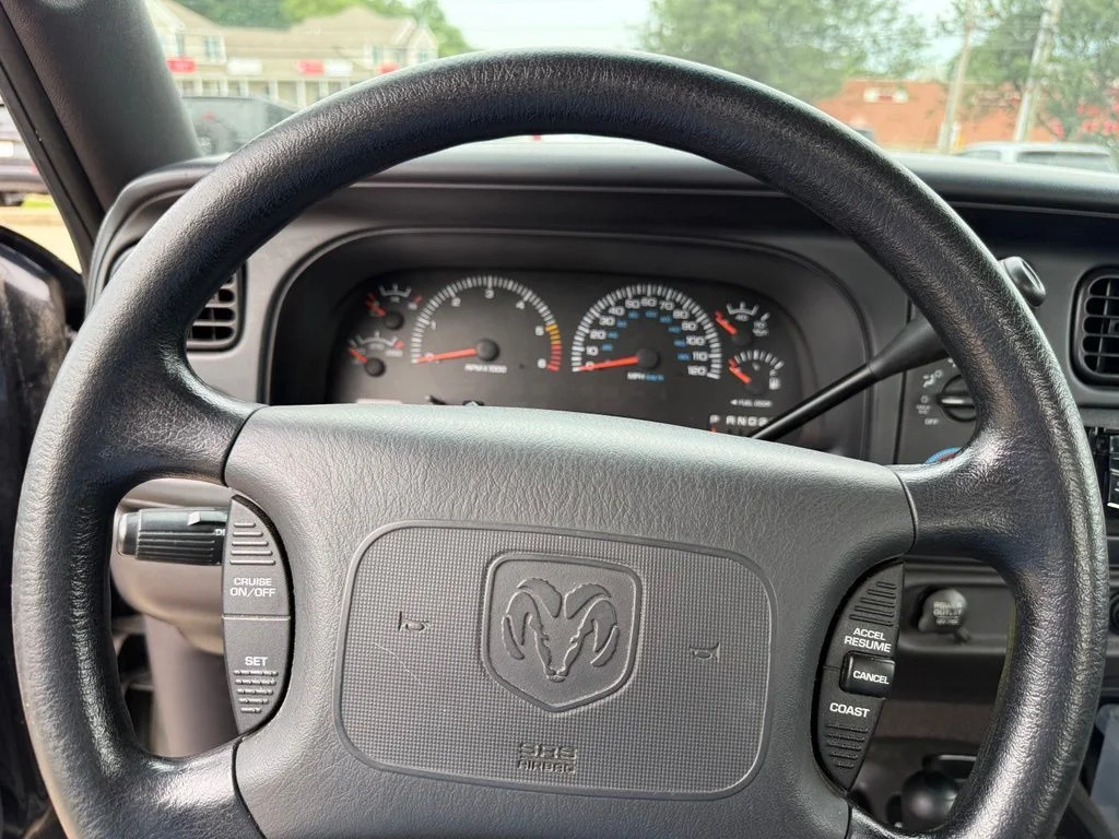 Used 2000 Black Dodge Sport image 15